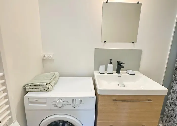 Wifi, Parking Privatif Prive, Clim, Proche Et Polygone Riviera Apartament